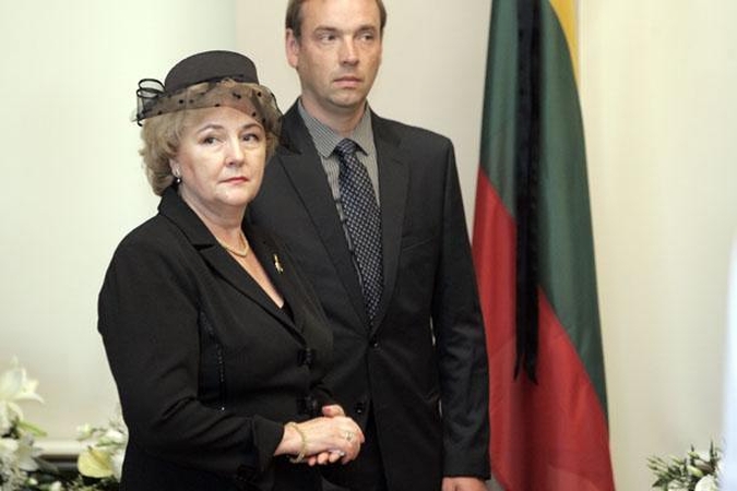 Vyriausybė vis atidėlioja rentos K.Brazauskienei klausimą