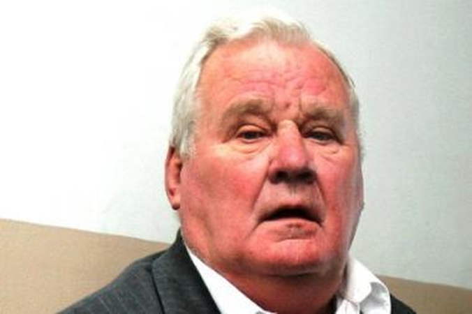 Laidojamas rašytojas V.Petkevičius 