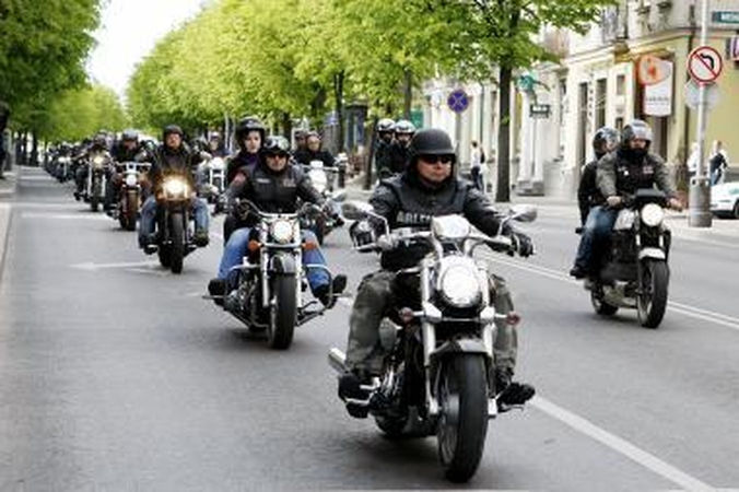 Motociklininkai nori važinėti po Klaipėdos centrą
