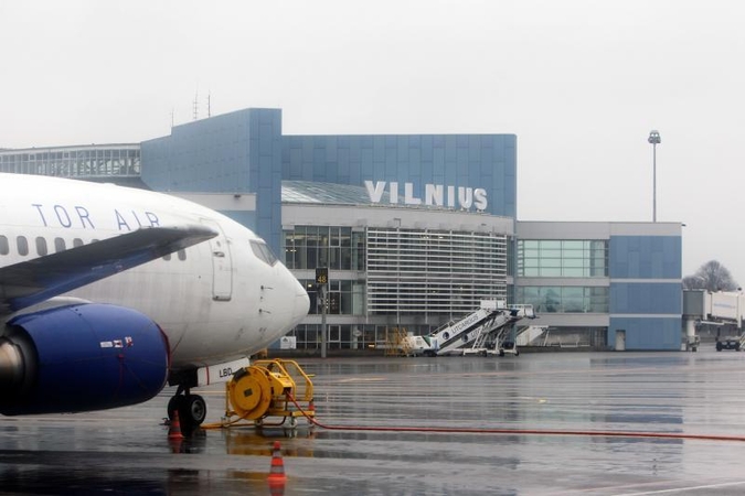Girto anonimo žinutė apie sprogmenis sujaukė Vilniaus oro uosto darbą