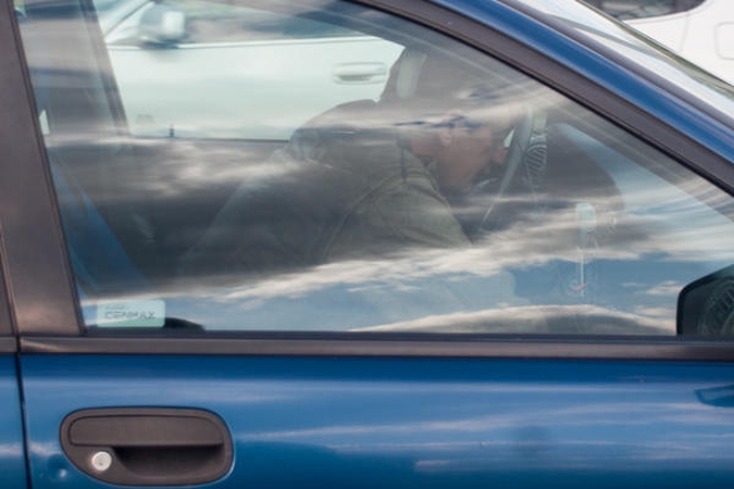 Girtas vairuotojas Žirmūnuose sudaužė tris automobilius