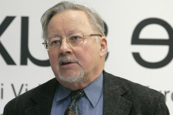 Teismas: V.Petkevičiaus teiginiai pažemino V.Landsbergio tėvo garbę