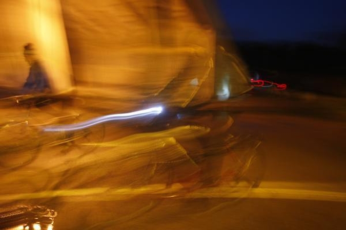 Ryškių spalvų apranga nebūtinai padaro dviratininkus matomus
