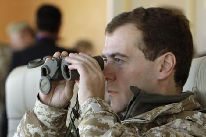D.Medvedevas: vertindama sovietus Vokietija elgiasi garbingiau nei Baltijos šalys