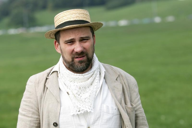 Keistuolių teatras naująjį sezoną pradeda šviesiomis mintimis