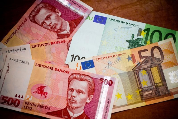 Premjeras: dirbtinių priemonių 2015 m. įsivedant eurą nebus