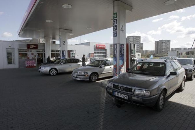 Vilniaus degalinėse apiplėšta operatorė ir klientas