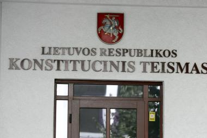 KT: „Lietuvos dujų" akcijų pardavimas „Gazprom" neprieštaravo Konstitucijai