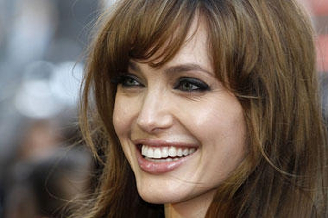A.Jolie svajoja pastatyti filmą prancūzų kalba
