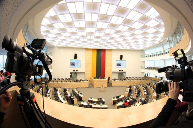 VRK patvirtino 70 vienmandačių apygardų rinkimų rezultatus (papildyta)