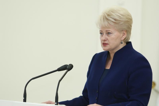 Prezidentė ragina pedagogus problemas spręsti derybų būdu