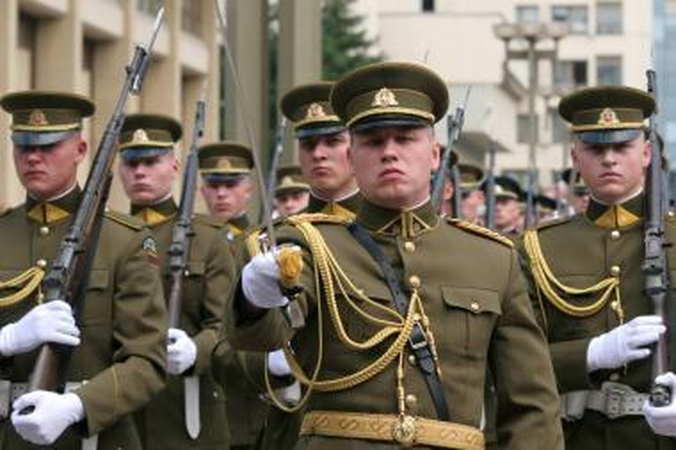 Lietuvos kariuomenei – 90 metų