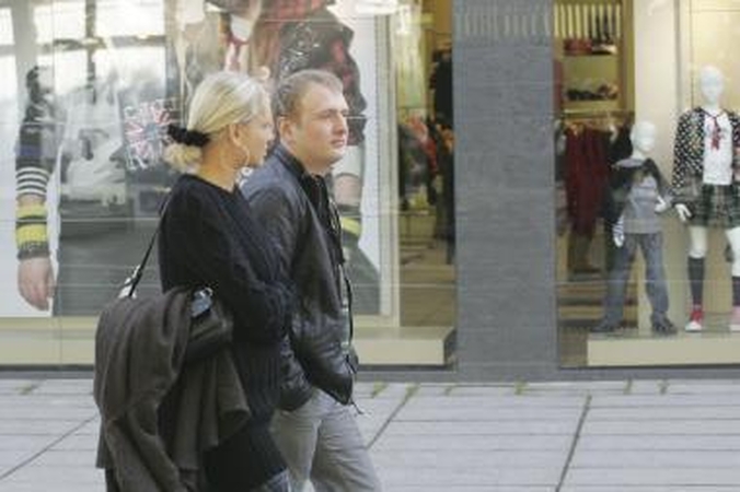 „Aprangos" apyvarta spalį augo