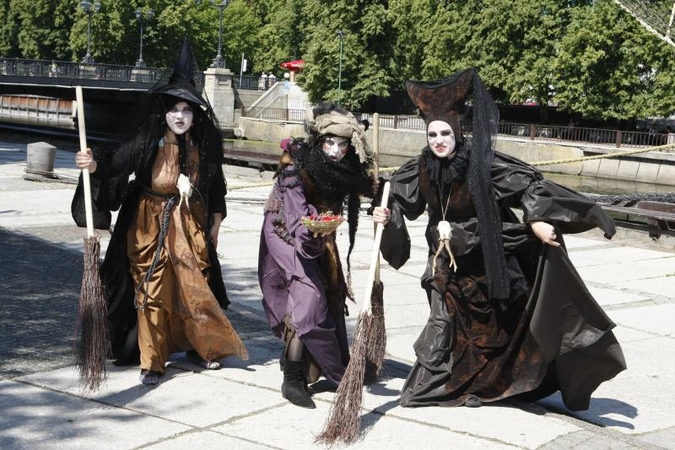 „Šermukšnio“ festivalis: teatras irgi turi stebuklingų galių (programa)