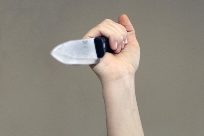 Paauglys 94 dūriais nužudė motiną ir apkaltino „nežinomus vyrus“