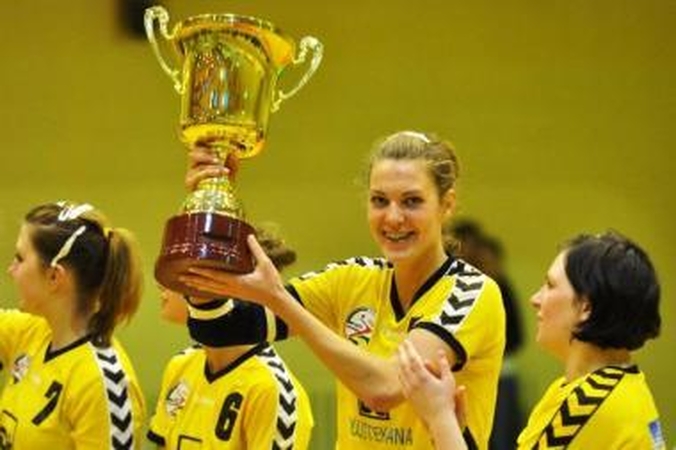„VPU Šviesos-Eglės“ rankininkės - vėl Lietuvos čempionės