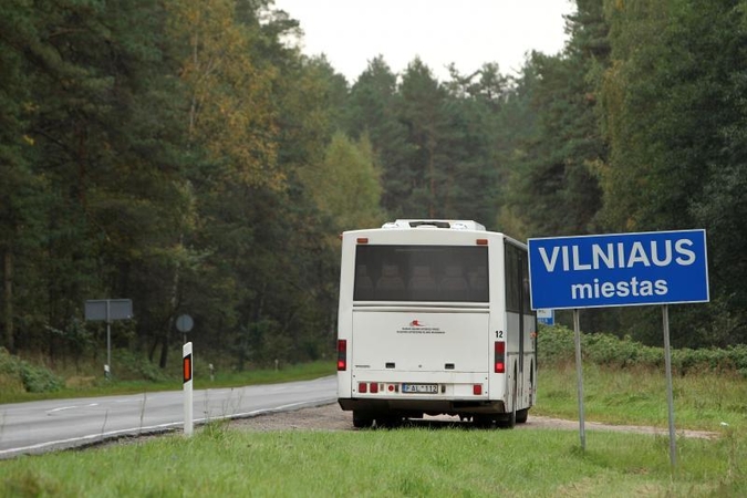 Vilniaus riboženkliai išrikiuoti miškuose   
