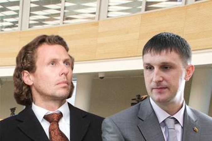 Seimas apsispręs, ar pradėti apkaltos procesus A.Sacharukui ir L.Karaliui