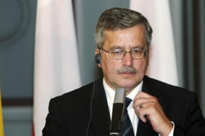 Lenkijos prezidentas laiko nesąmone kelis anketos JAV vizai gauti klausimus