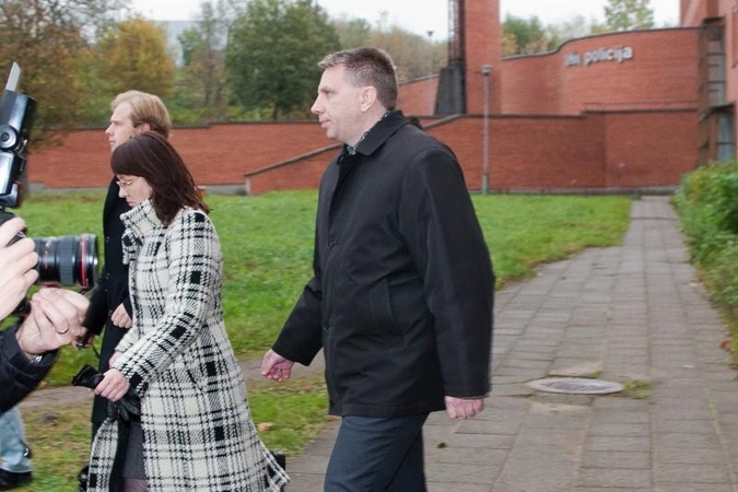 D.Valiui gresia bauda arba teisių praradimas (papildyta)