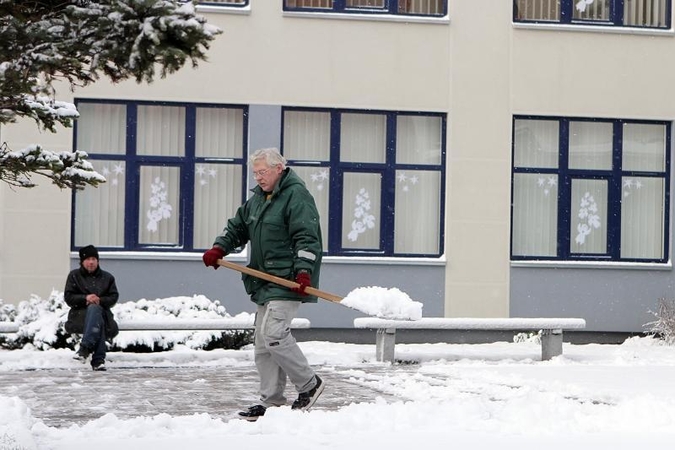 Klaipėdos savivaldybė: atsibudo ne visi valytojai  