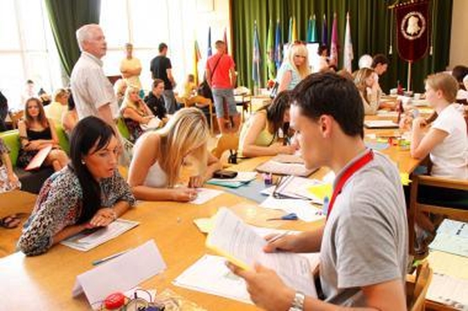 Už valstybės pinigus daugiausia jaunuolių studijuos VU, VGTU ir KTU