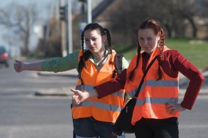 Mokesčių inspektoriai tikrino, ar vairuotojai neveža pakeleivių