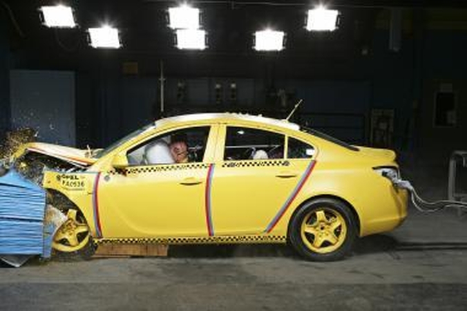 Dar vienas įvertinimas „Opel Insignia"