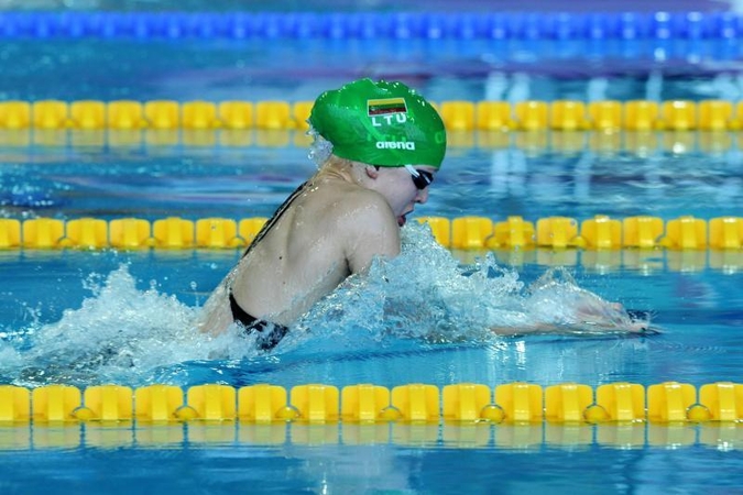 R.Meilutytė pagerino Europos rekordą ir pateko į olimpiados finalą