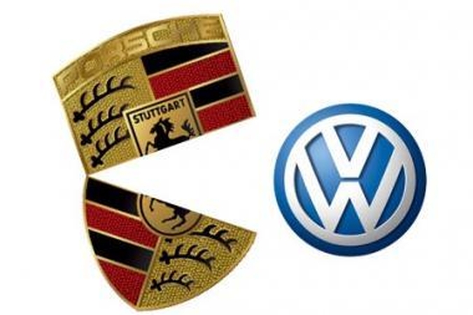 „Porsche" perėmė VW „vadžias"