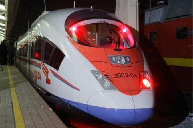 „Sakalas keleivis“ išvyko į pirmąjį reisą Maskva – Sankt Peterburgas