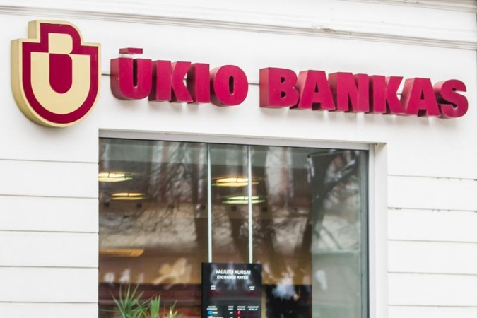 Ūkio bankui iškelta     bankroto     byla