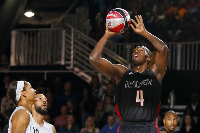 NBA įžymybių rungtynėse – sprinterio U.Bolto dėjimas
