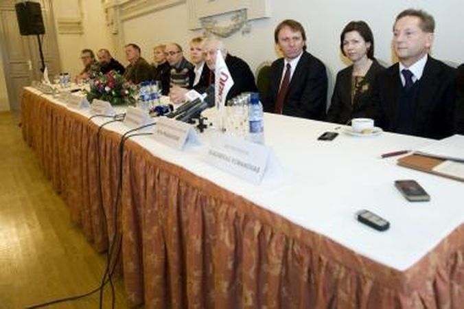 Teatrų durys atsivers vargstantiems