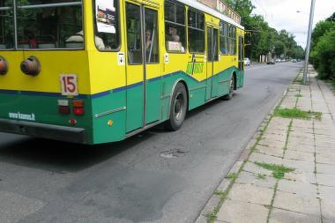 Savanorių estakados bijo troleibusų vairuotojai