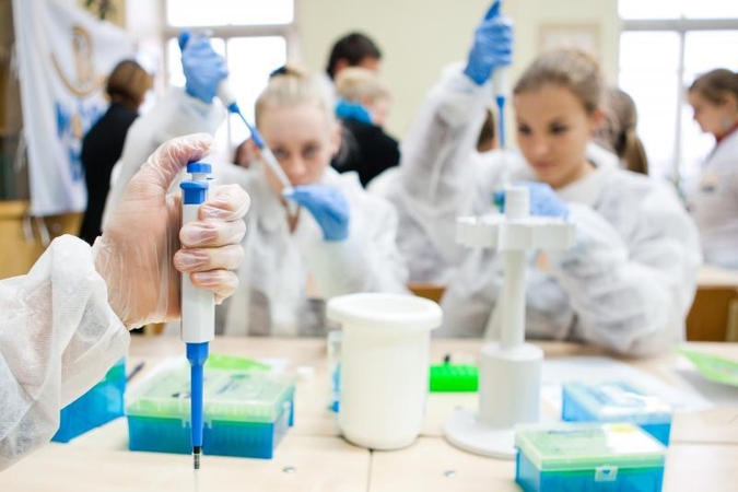 Mokslo tarybos pirmininkas: investicijos į mokslą duos grąžą