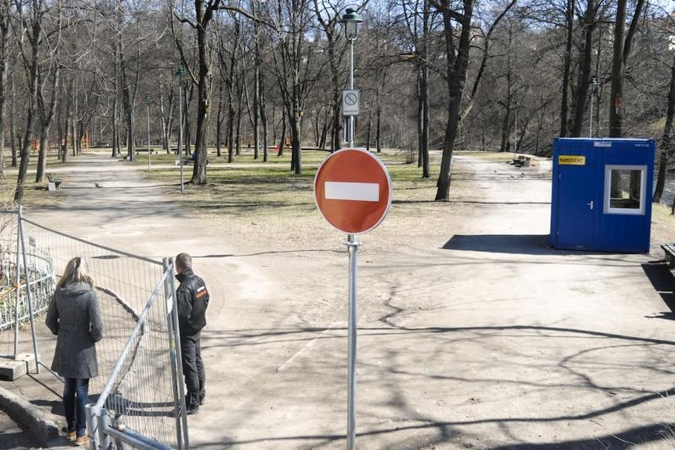 Bernardinų sode archeologai aptiko XVI-XVII amžiaus statinių liekanų
