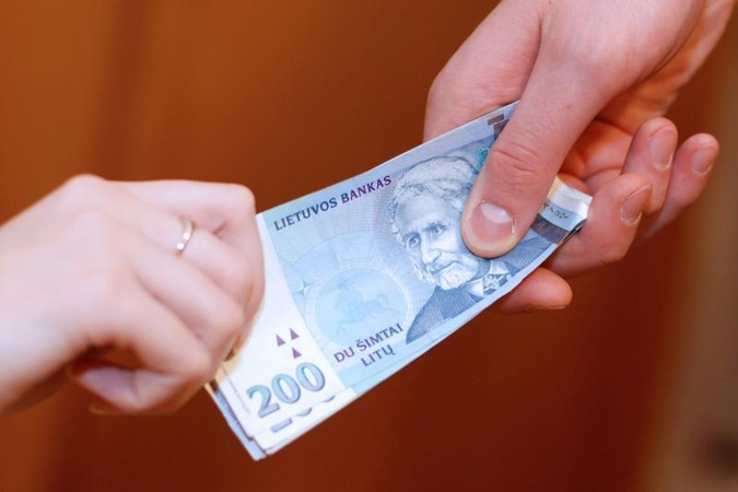 Teismas neleidžia Darbo partijai naudotis areštuotais milijonais