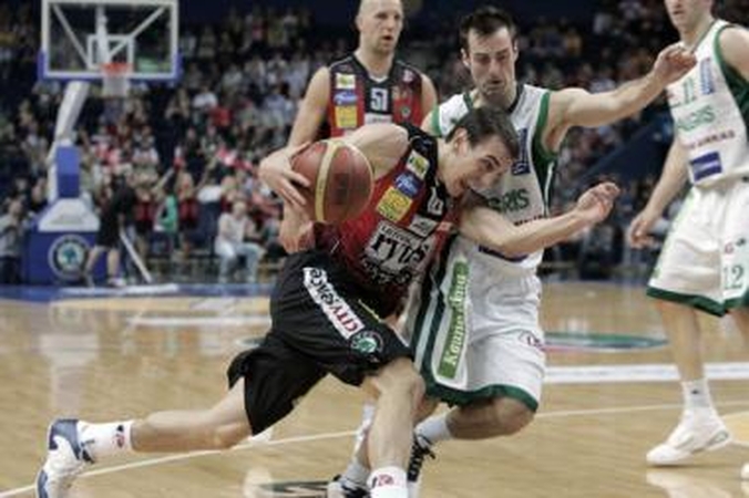 Galingai startavęs "Lietuvos rytas" įveikė "Žalgirį" 89:75 (papildyta)