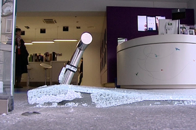 Vilniaus centre iš „Omnitel“ salono pagrobti kompiuteriai ir telefonai