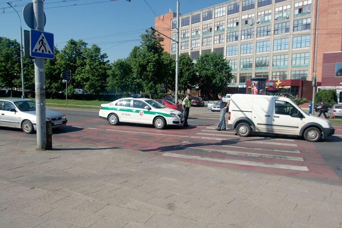 Vilniuje pėsčiųjų perėjoje partrenkta moksleivė