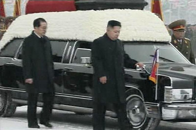 Šiaurės Korėjoje laidojamas Kim Jong Ilas