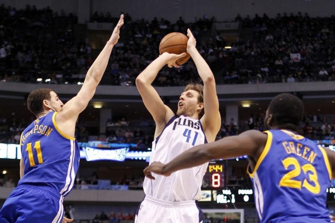 D.Nowitzkis aplenkė W.Chamberlainą, o „Mavericks“ užtikrintai laimėjo