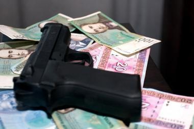 Baudas už kriminalinius nusikaltimus prezidentė siūlo didinti dešimteriopai