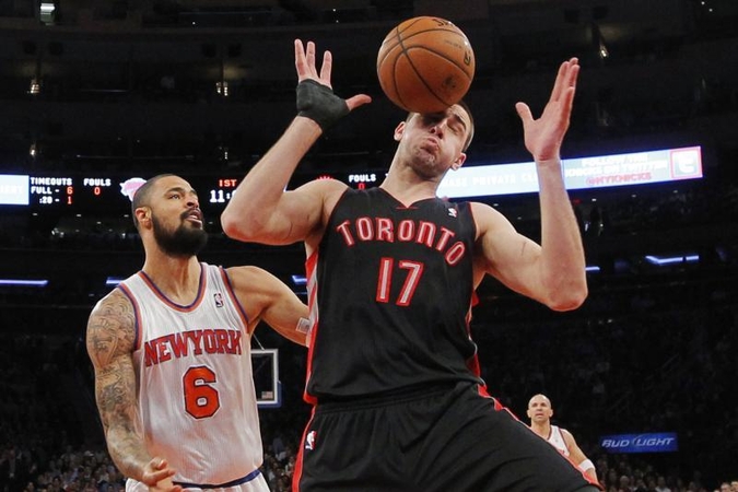 „Raptors“ įveikė vienus iš lyderių, T.Chandleris vožė J.Valančiūnui