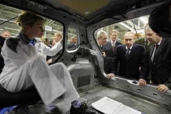 V.Putinui slapta buvo parodytas naujas VW