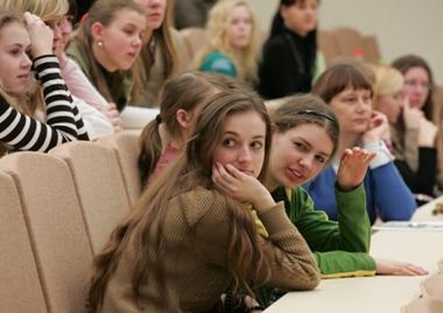 Pirmakursių studijoms šiemet valstybė skirs šiek tiek daugiau nei pernai