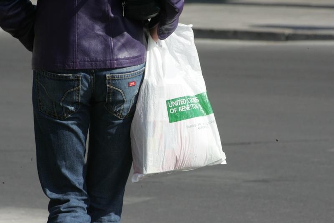 Ar sugebėtume ištarti „sudie“ plastikiniams maišeliams?