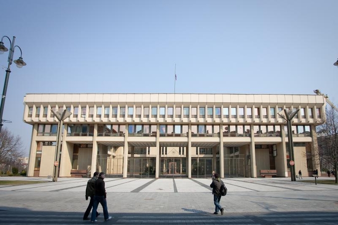 Seimas padidino baudas už aplinkos apsaugos pažeidimus