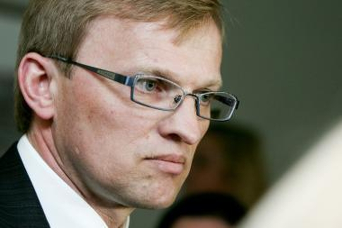 Dėl D.Kedžio dukters bylos - prokuratūros ir VRM susirėmimas teisme